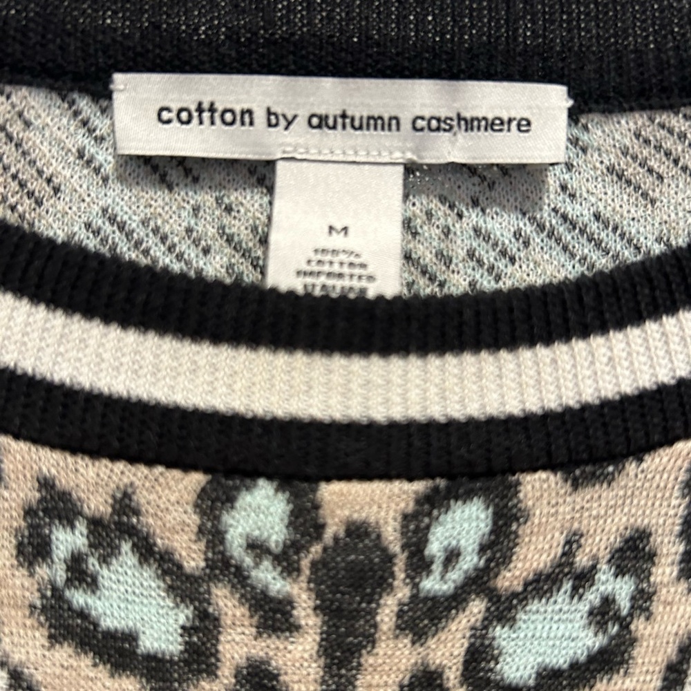 Cotton by Autumn Cashmere short sleeve sweater. Excellent condition. Size M.
